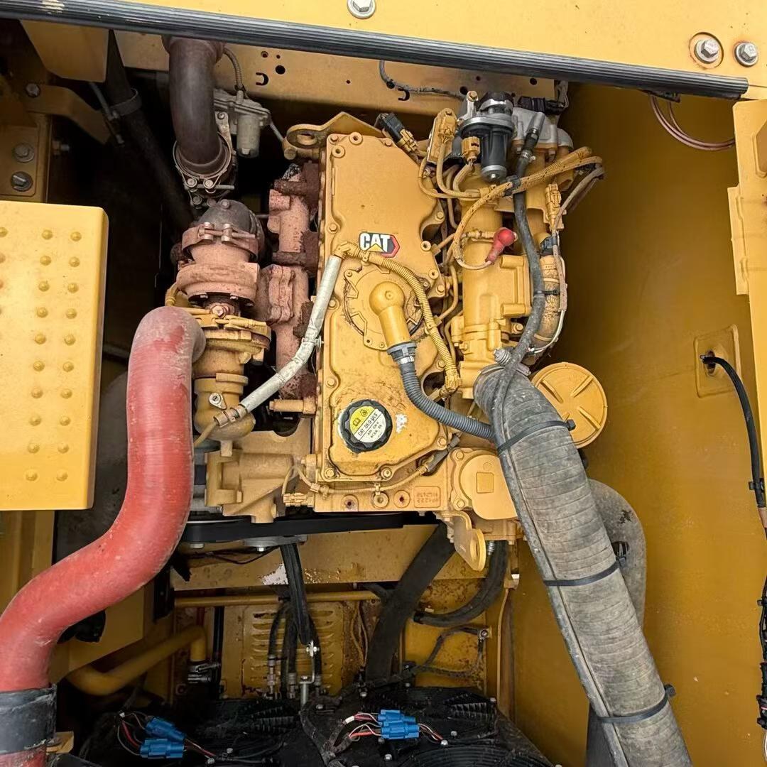2023 рік Caterpillar 326 вживаний екскаватор