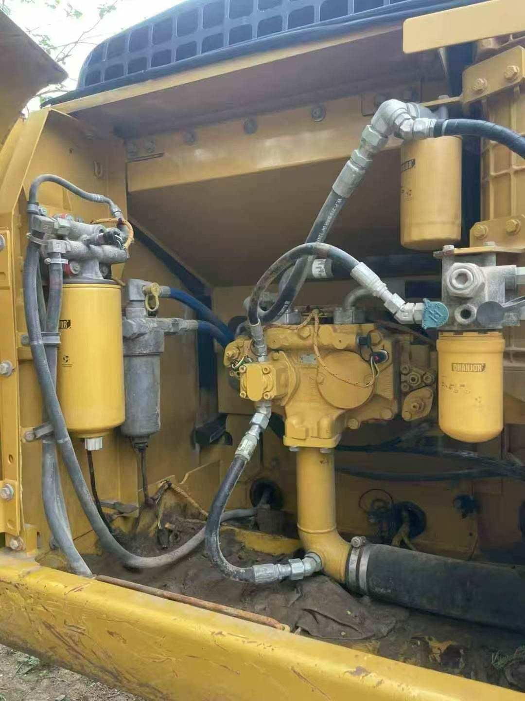 2017 Caterpillar 320D2GC вживаний екскаватор