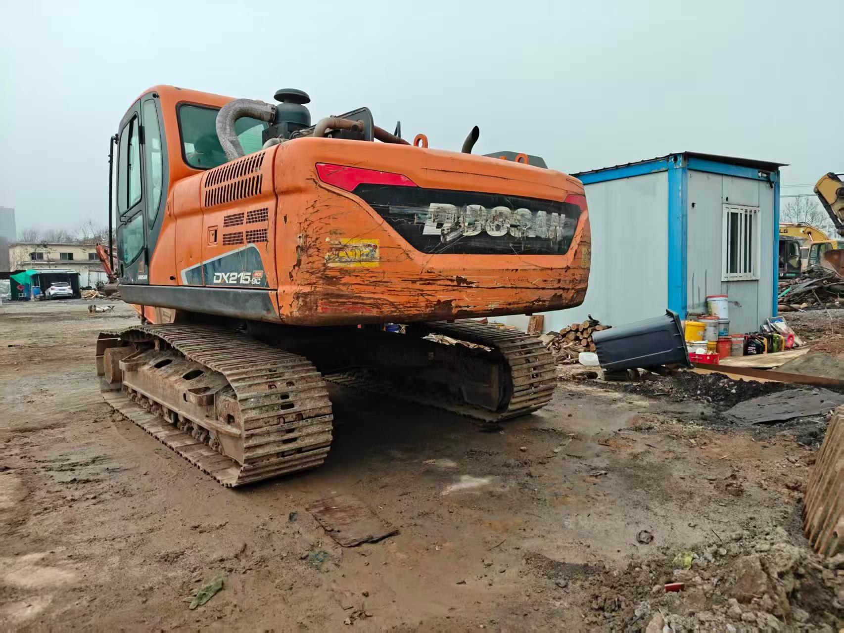 2021 год Б/у экскаватор Doosan 215