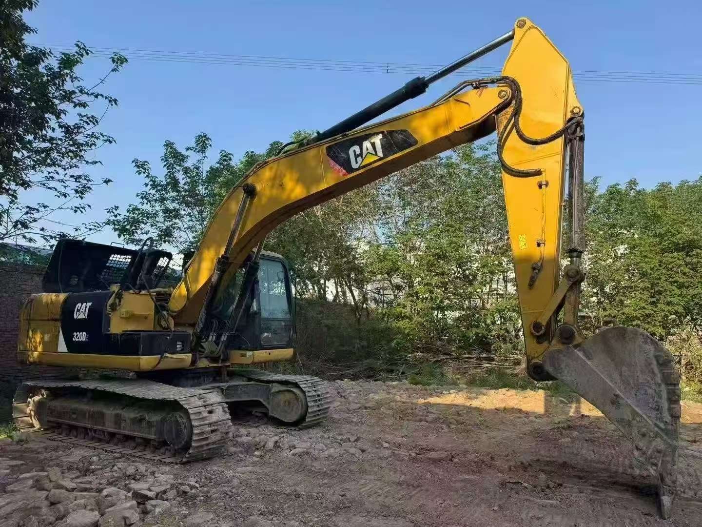 2018 год Caterpillar 320D2 б/у экскаватор