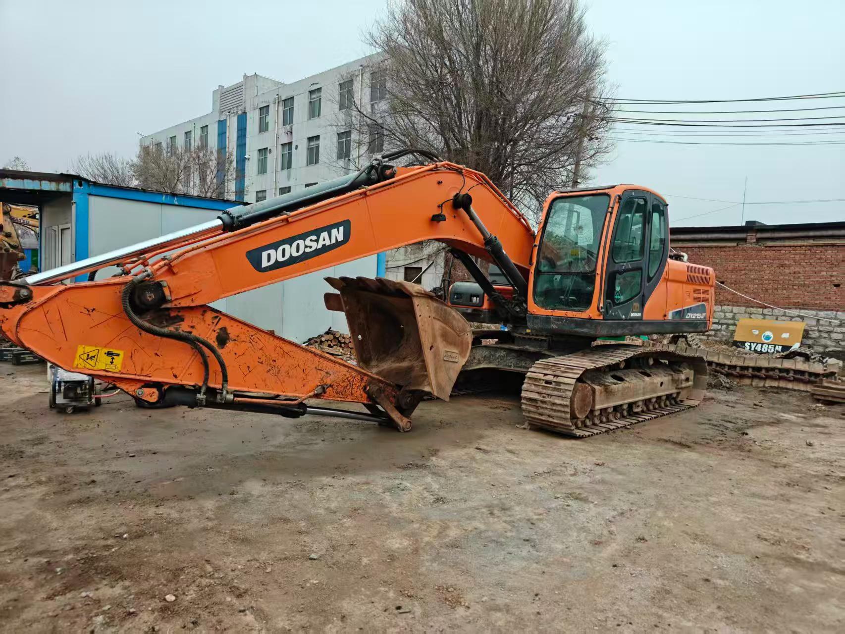 2021 год Б/у экскаватор Doosan 215
