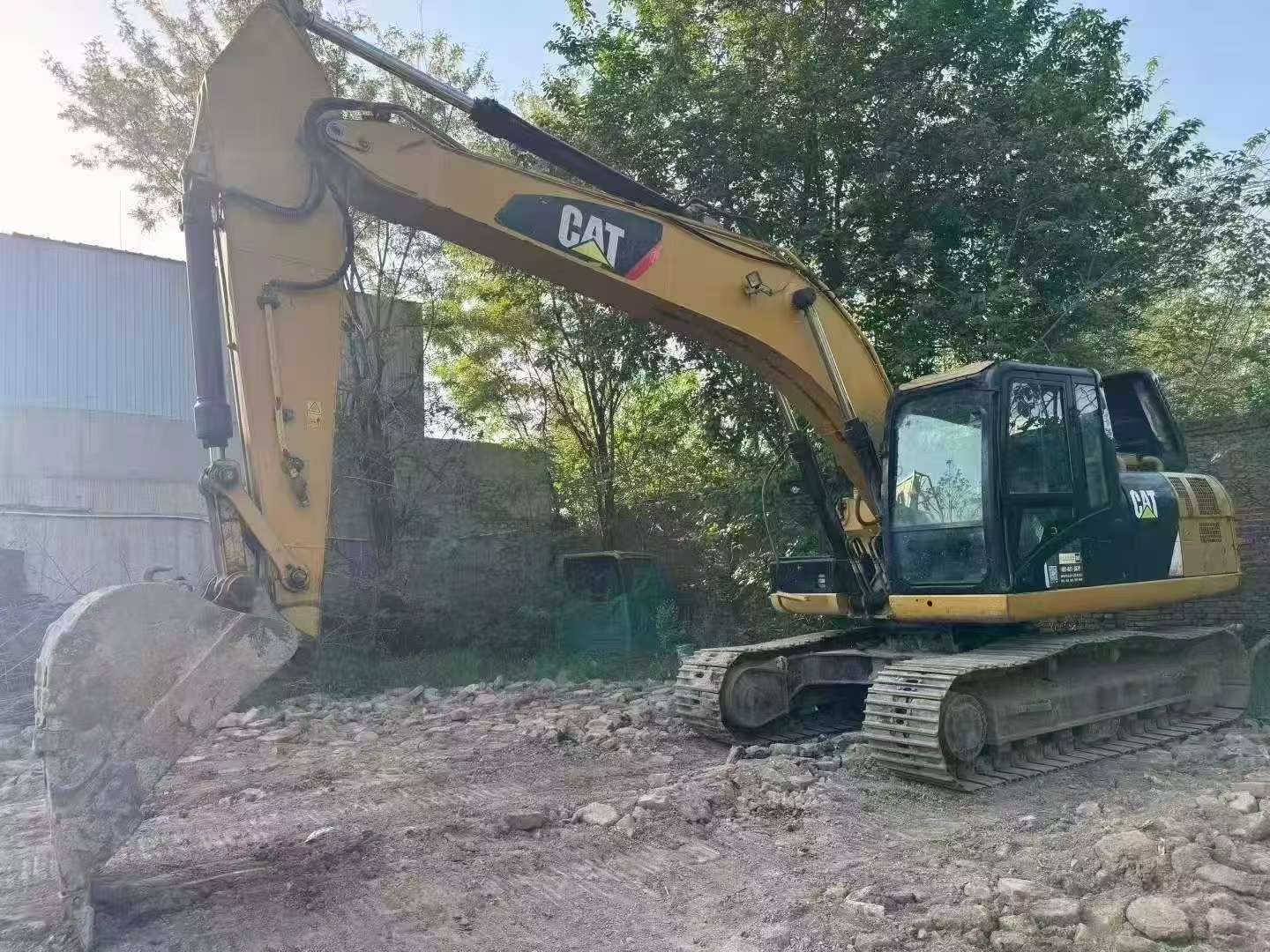 2018 год Caterpillar 320D2 б/у экскаватор