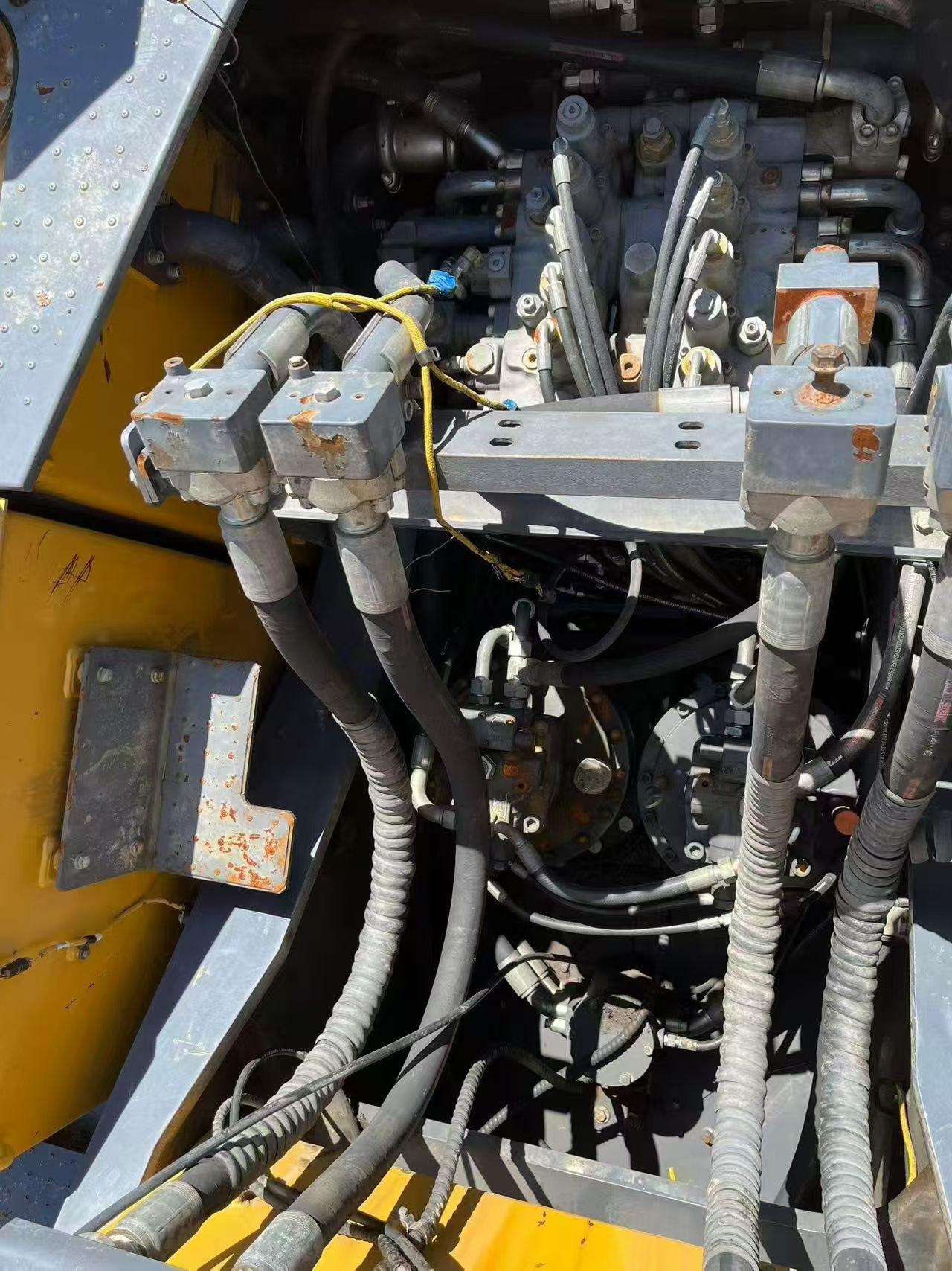 Year TBD XCMG 750 Used Excavator