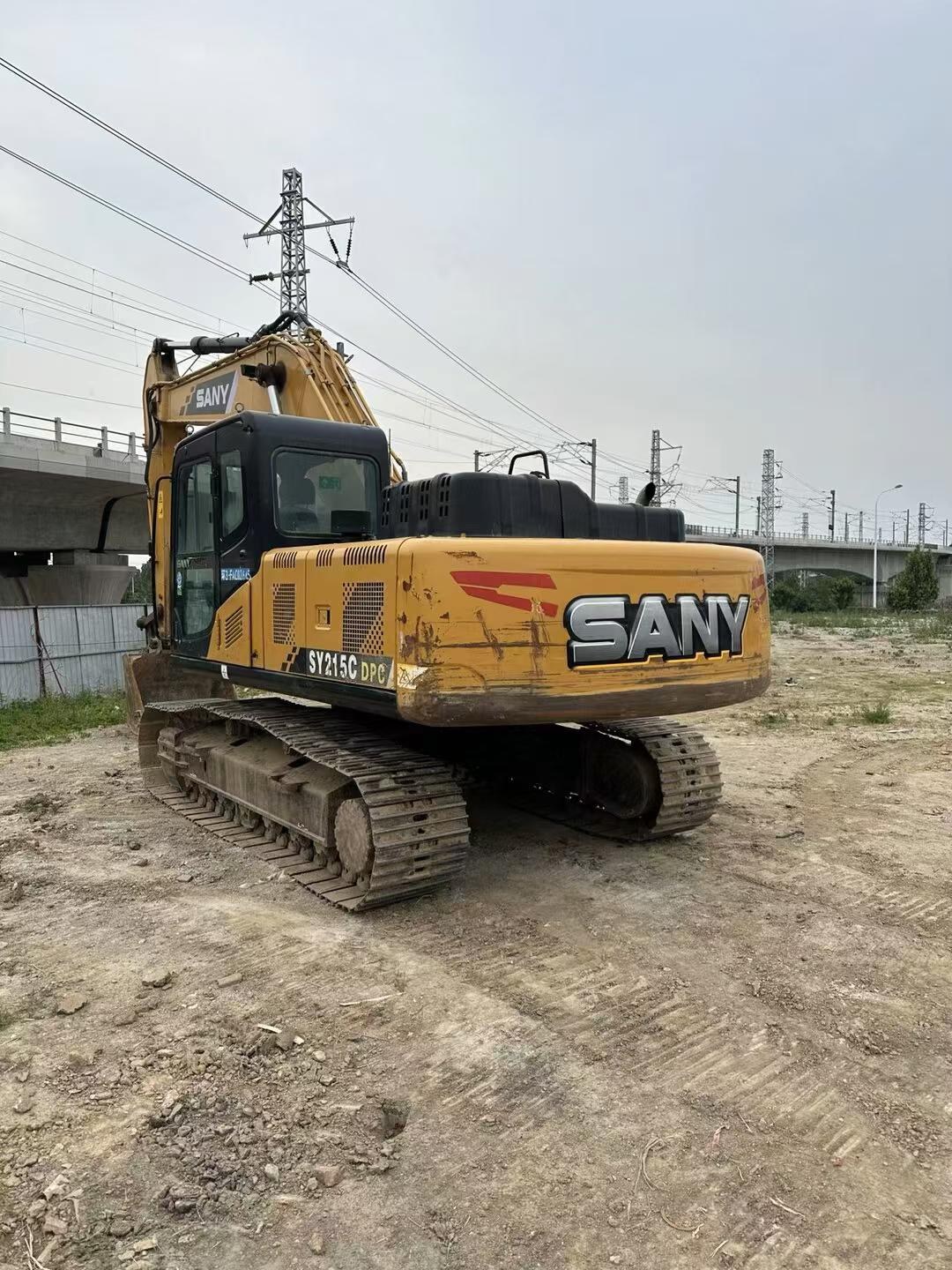 2021 рік SANY 205C вживаний екскаватор