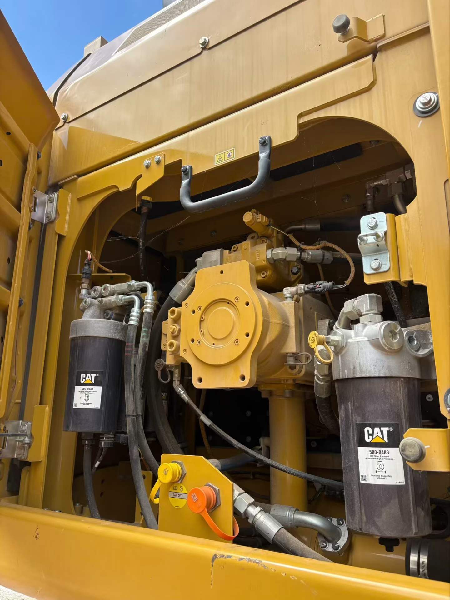 2023 рік Caterpillar 352 вживаний екскаватор
