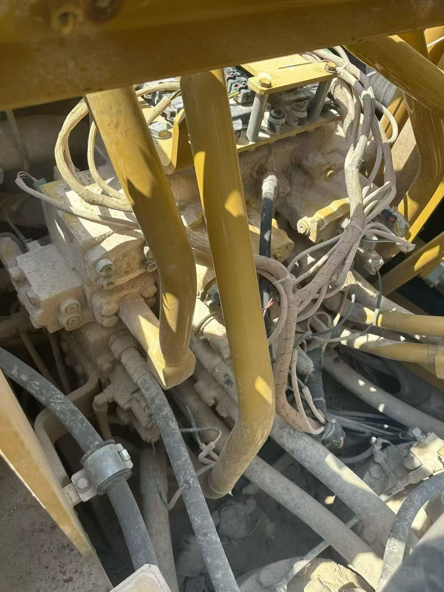 2018 Caterpillar 374 Used Excavator