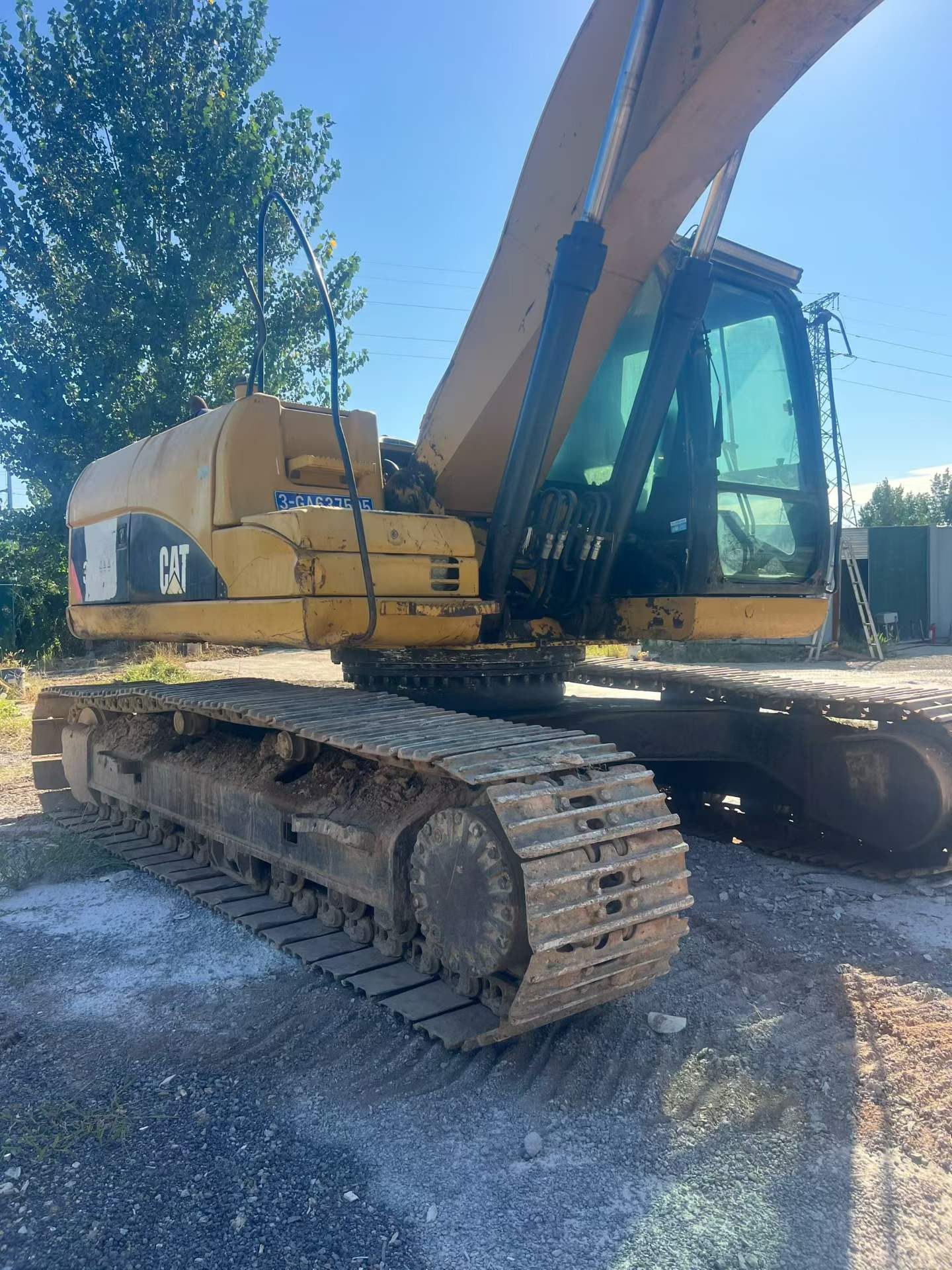 2011 год Caterpillar 323D б/у экскаватор