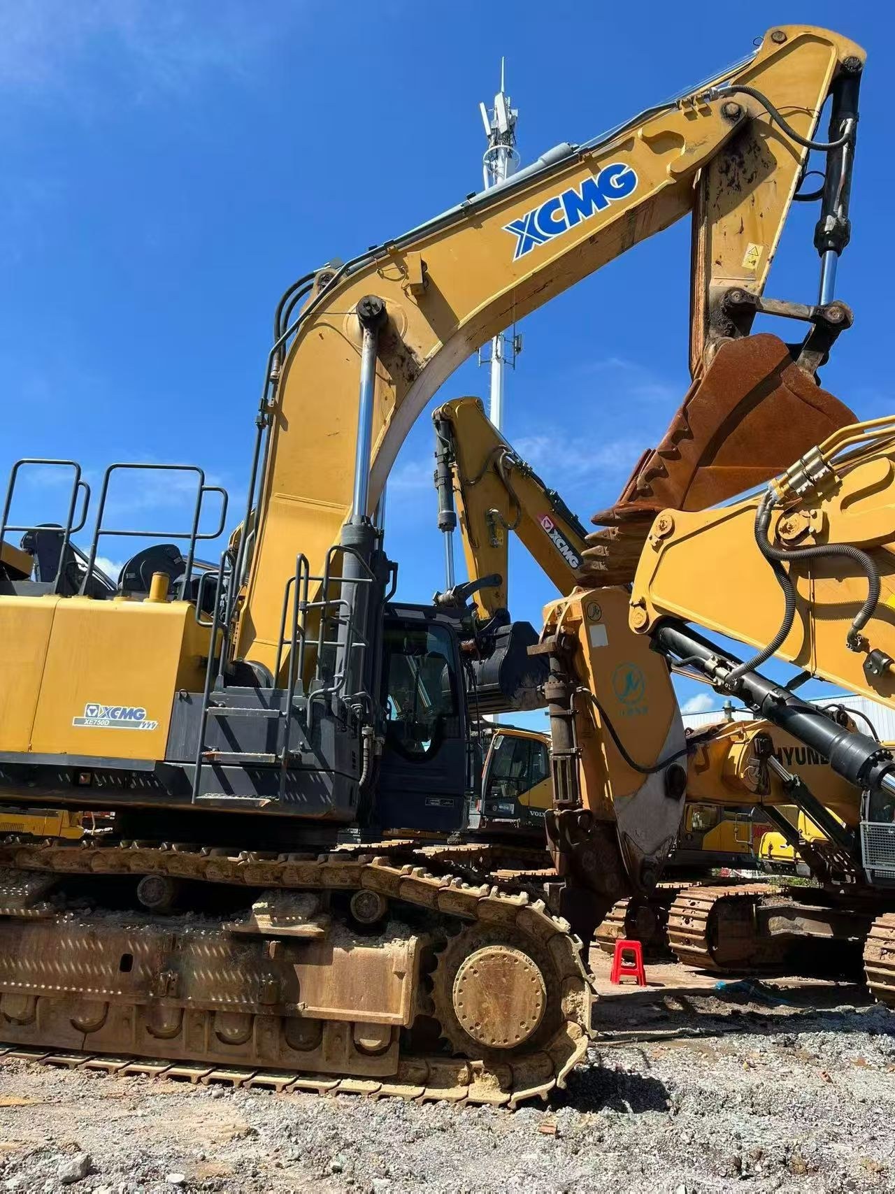 Year TBD XCMG 750 Used Excavator