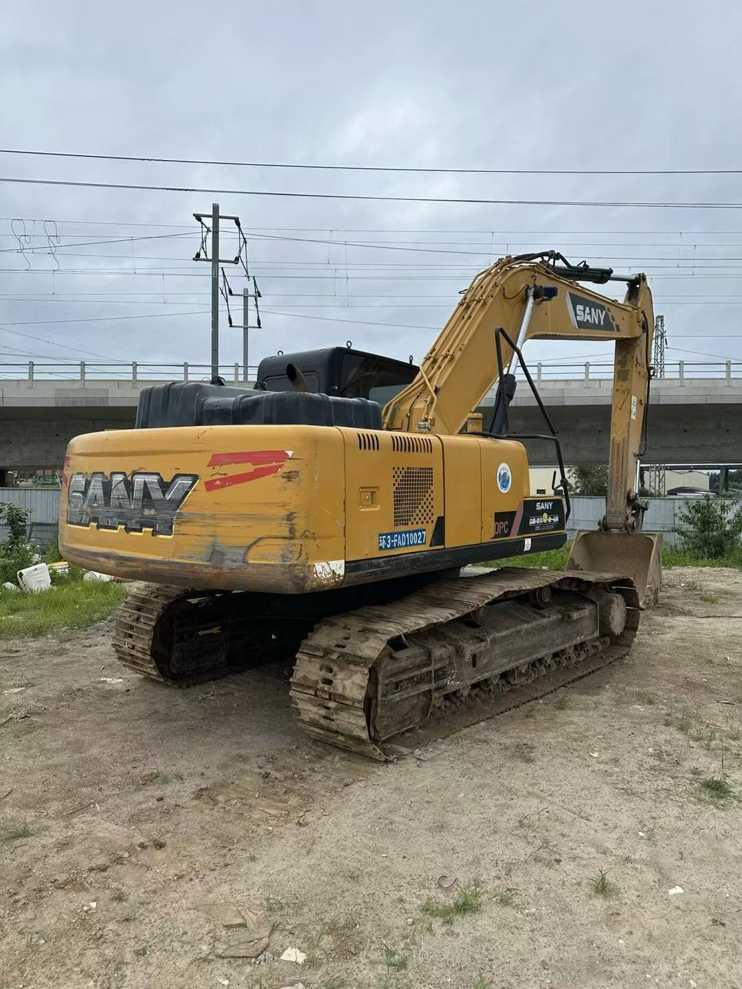 2021 рік SANY 205C вживаний екскаватор