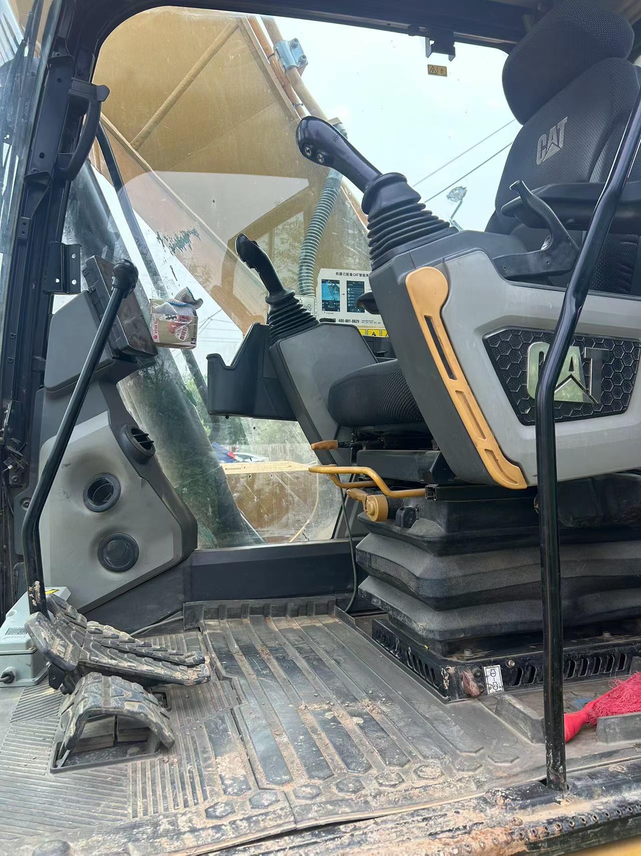 2019 год, б/у экскаватор Caterpillar 323D2