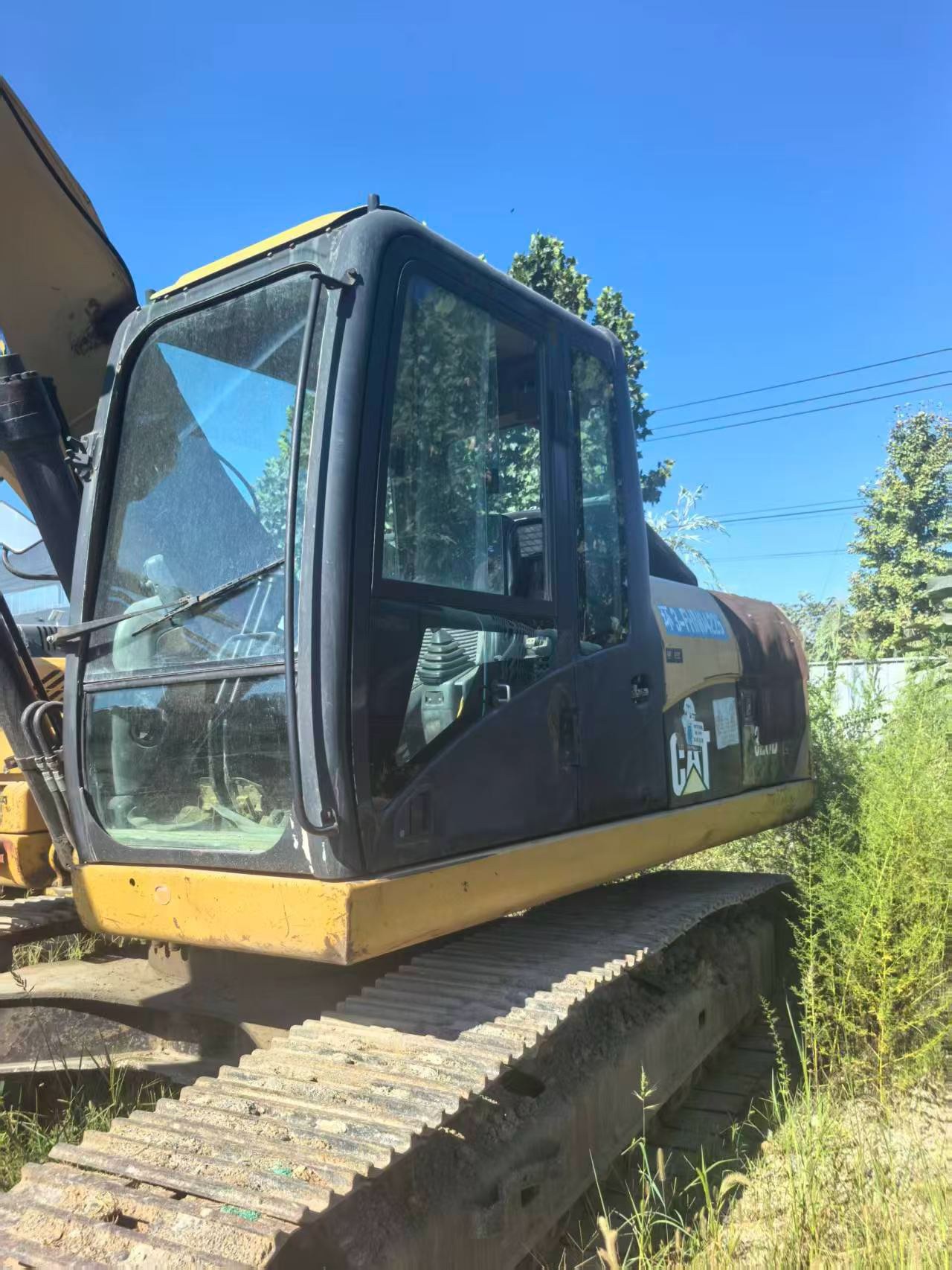 2011 год Caterpillar 323D б/у экскаватор