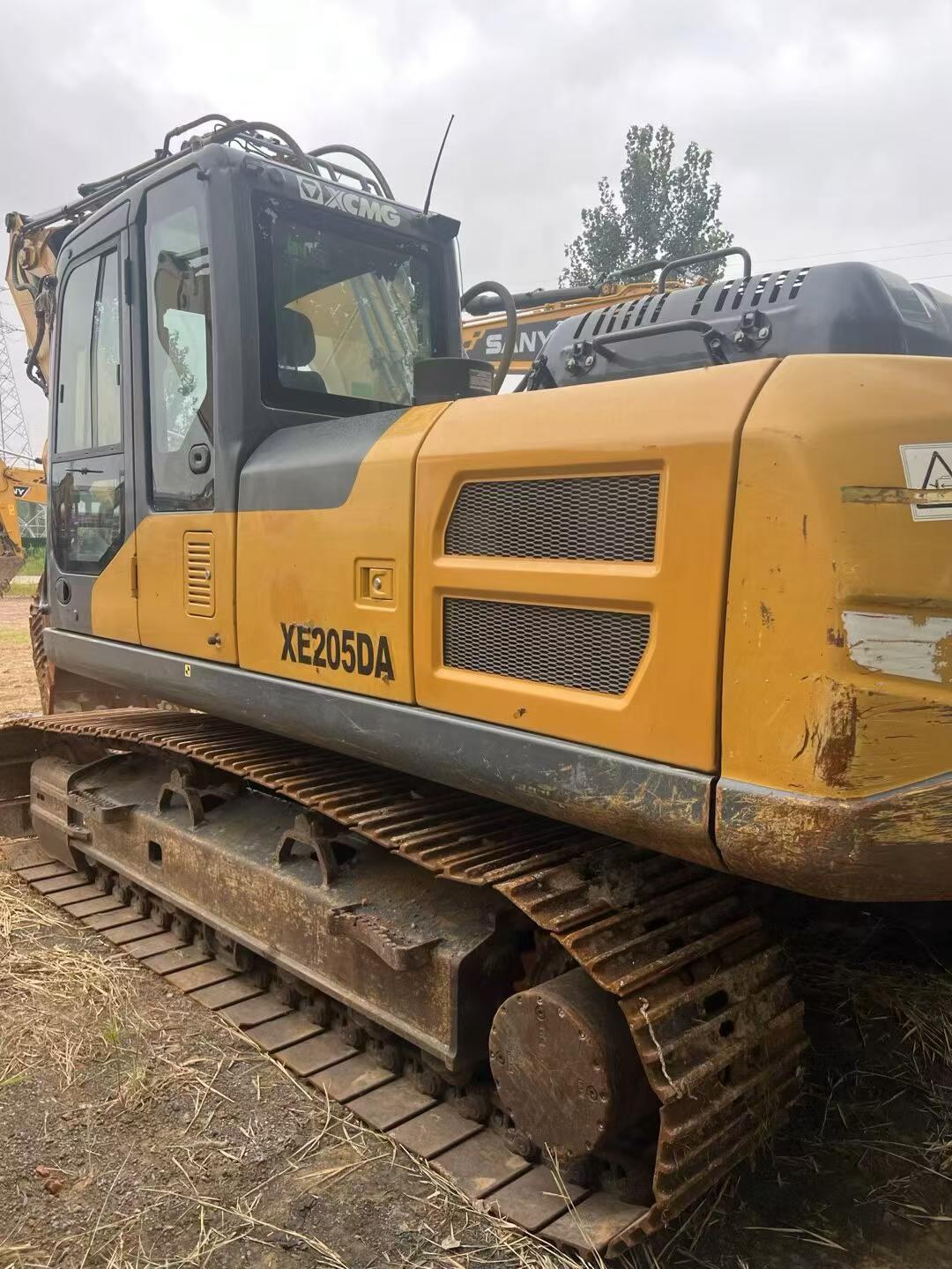 2021 حفارة XCMG 205DA مستعملة