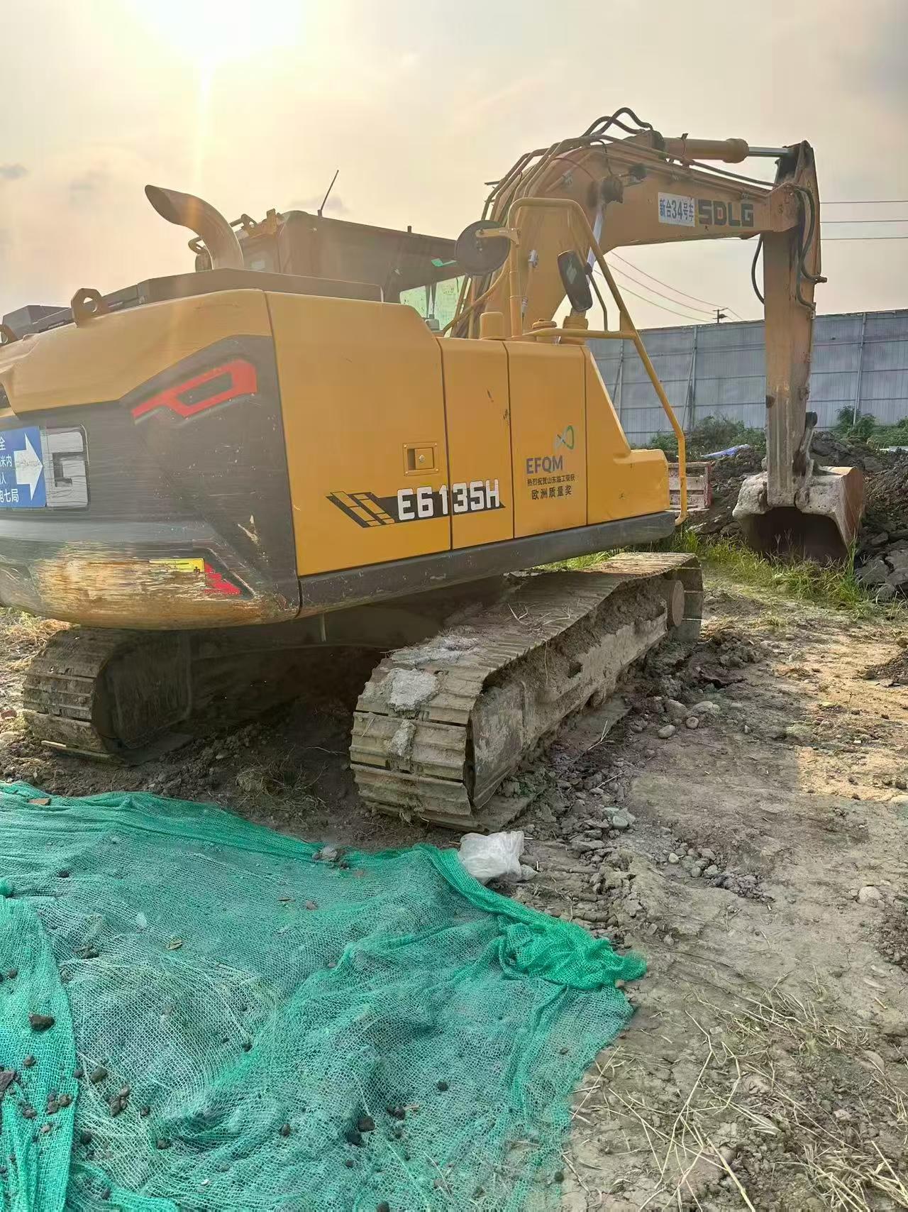 2025 LG 135 Excavator Bekas