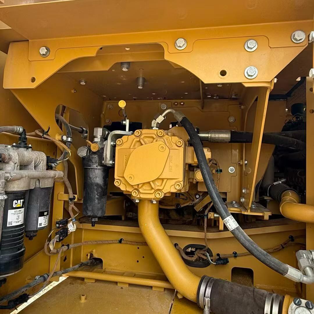 2023 рік Caterpillar 326 вживаний екскаватор