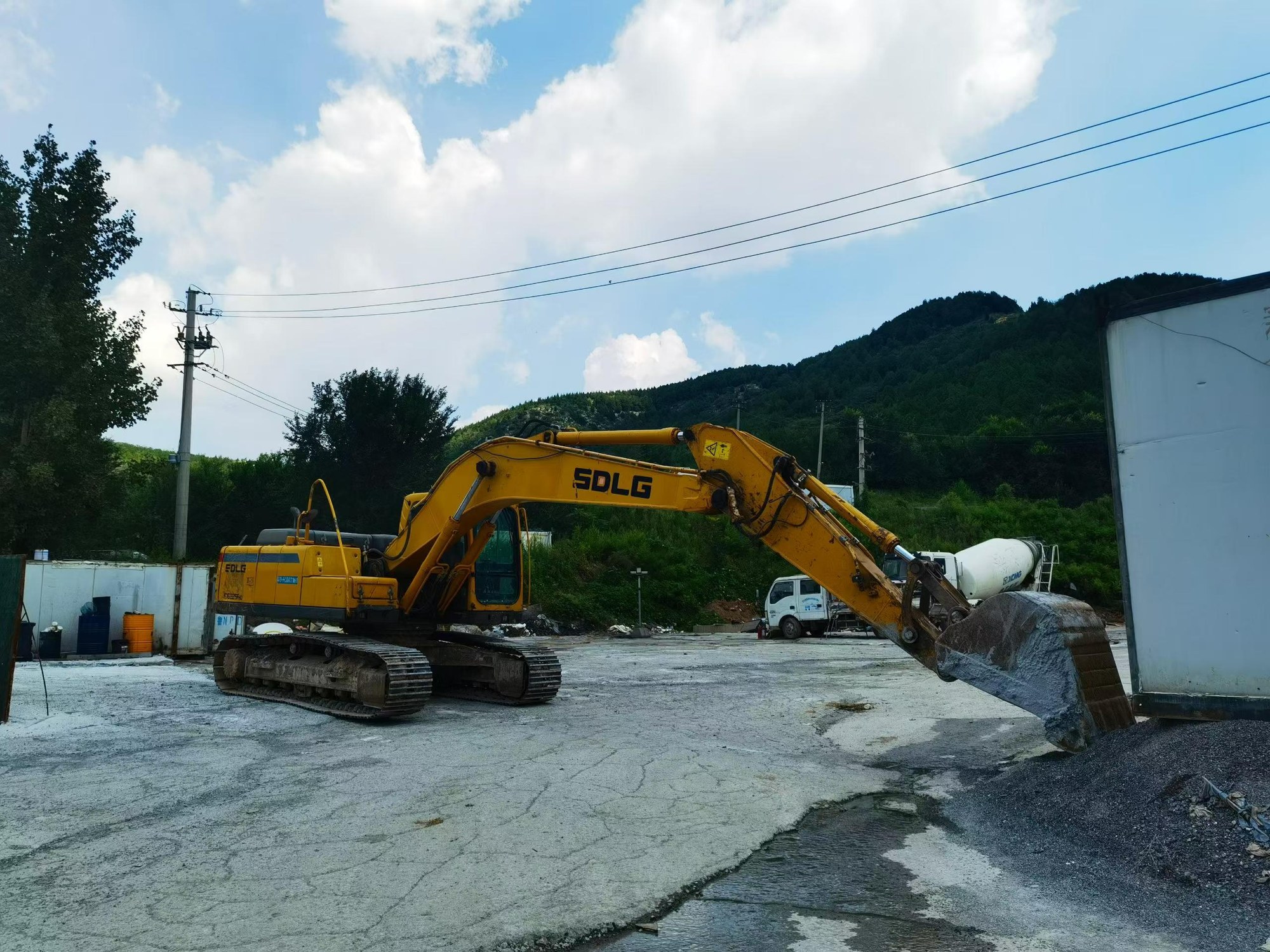 2018 Linyi 225 Excavator Bekas