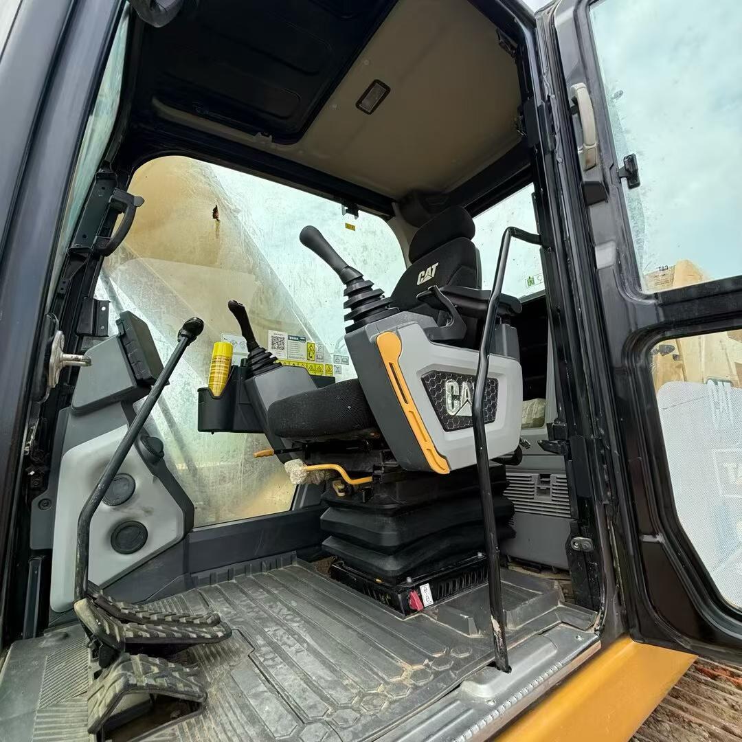 2023 рік Caterpillar 326 вживаний екскаватор