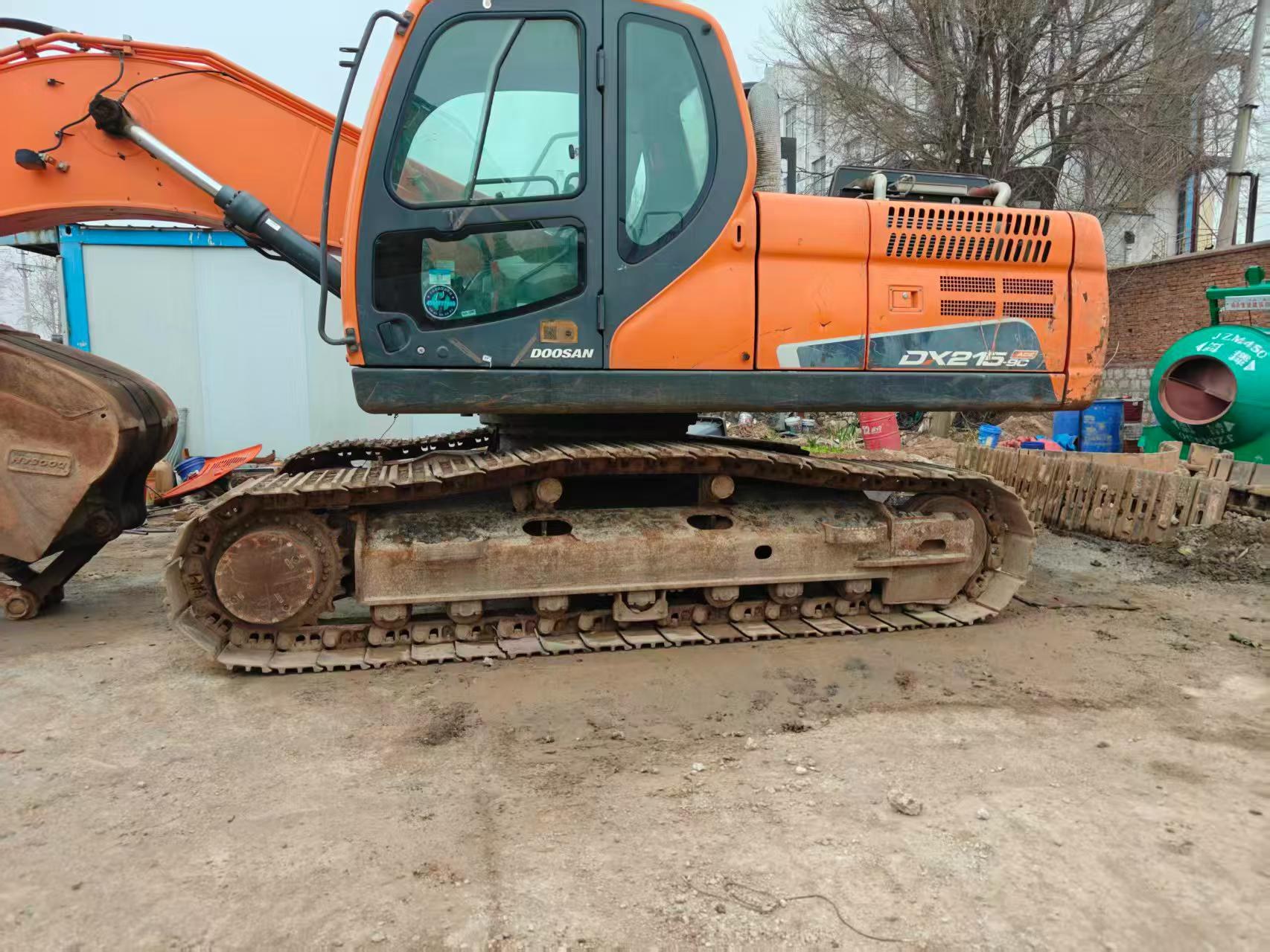 2021 год Б/у экскаватор Doosan 215