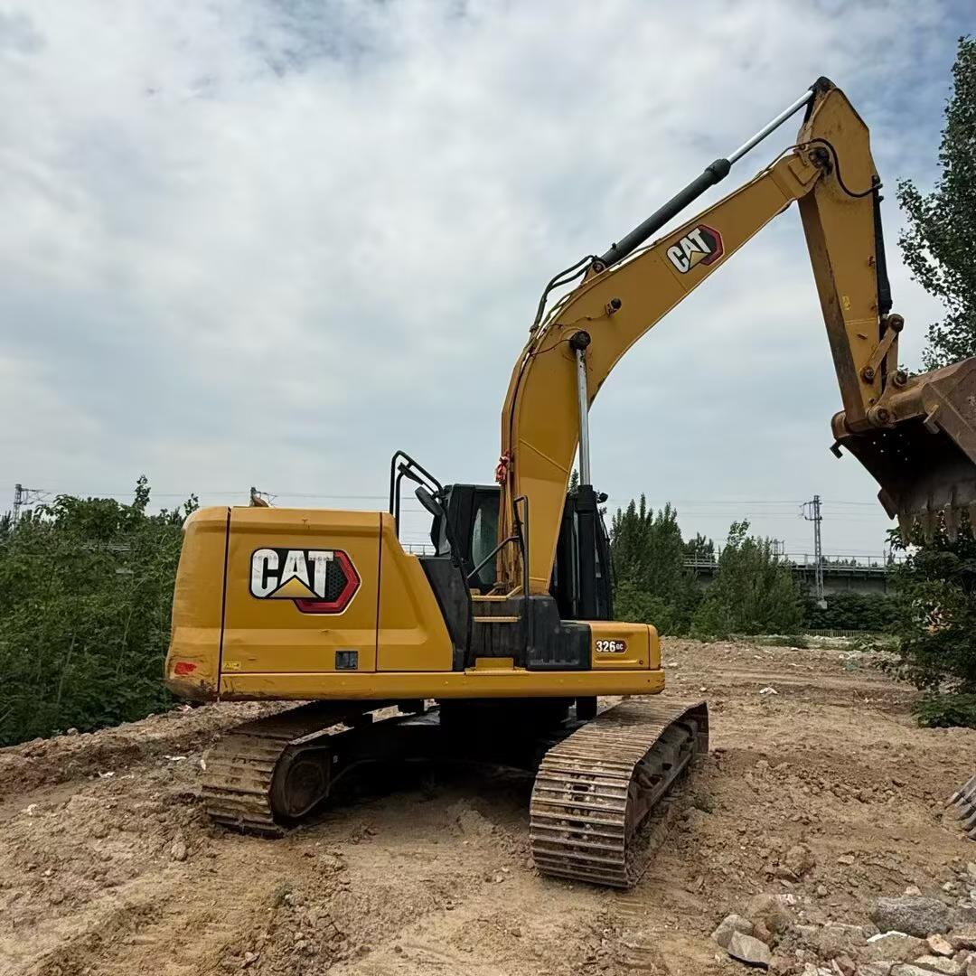 2023 рік Caterpillar 326 вживаний екскаватор