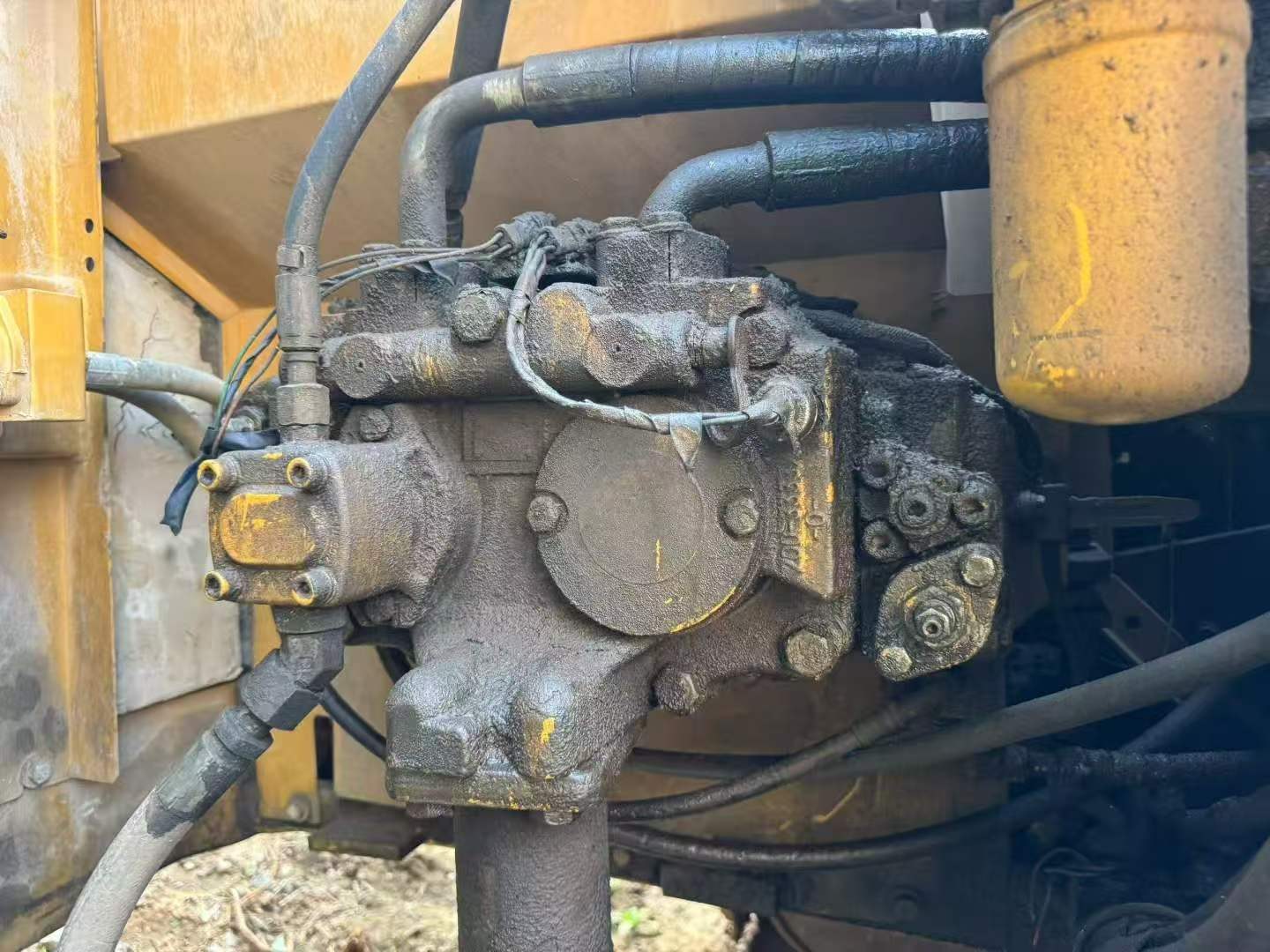 2011 Caterpillar 320D Escavadeira Usada