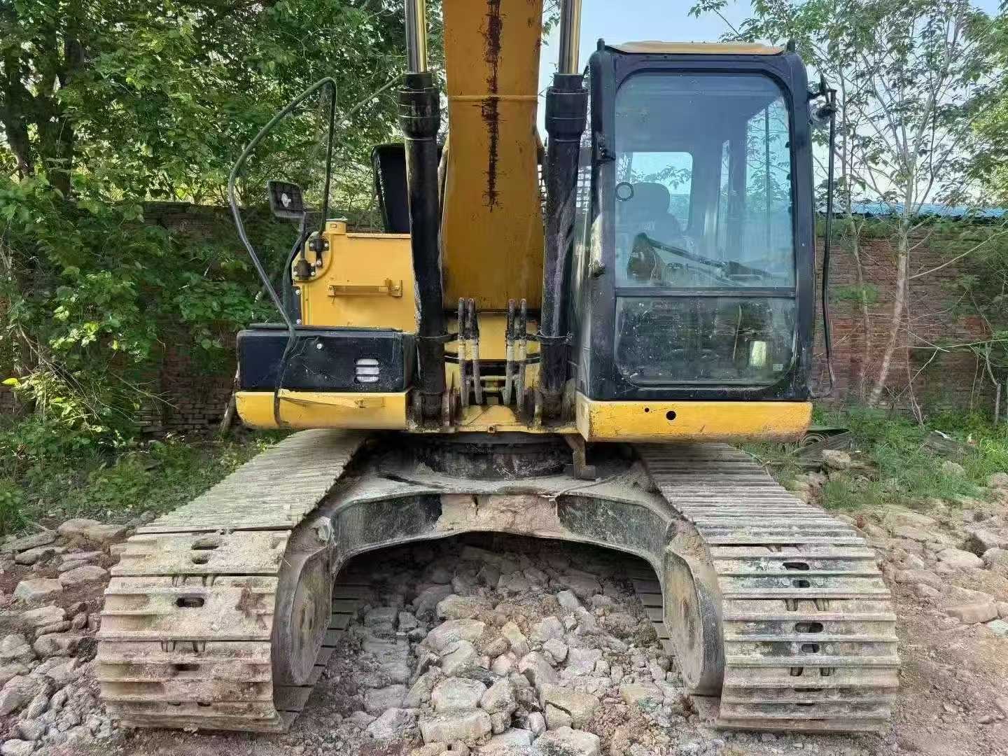 2018 год Caterpillar 320D2 б/у экскаватор
