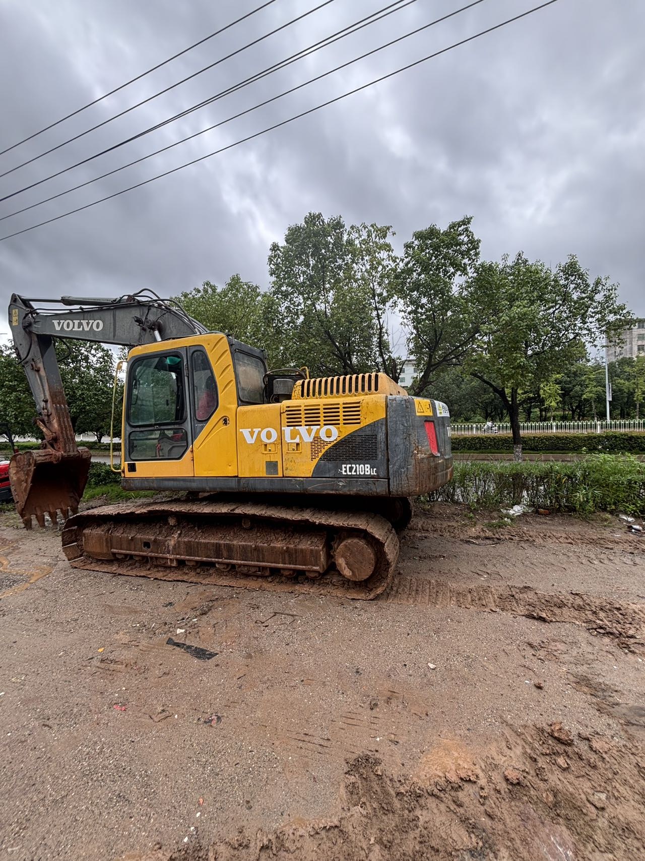 Рік не визначено Вольво 210 вживаний екскаватор