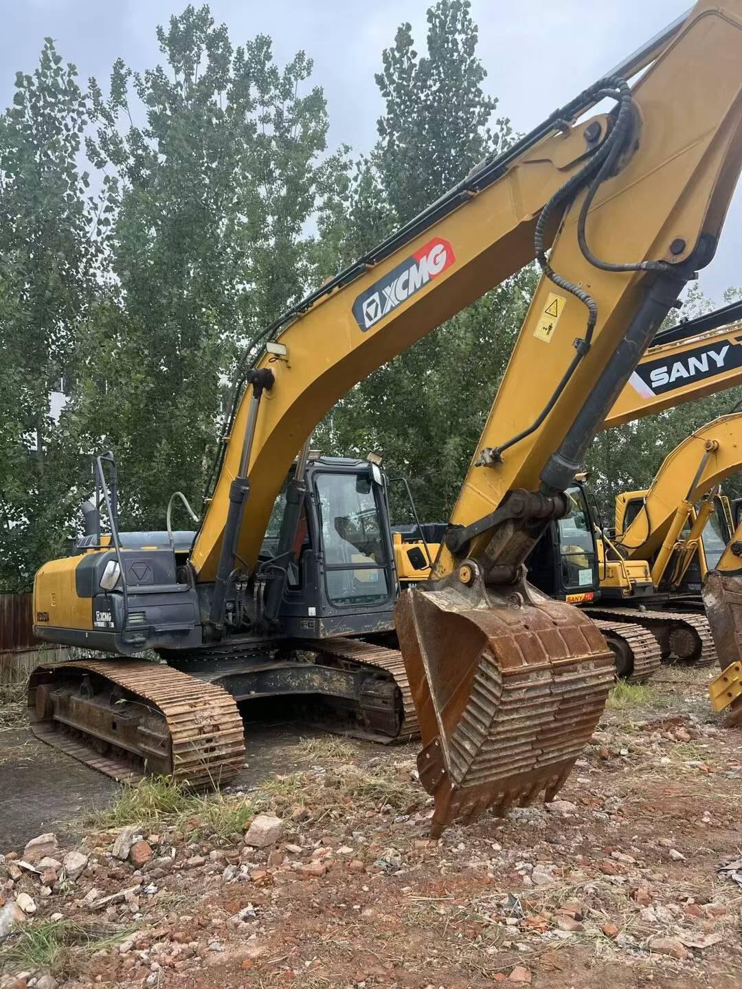 2021 حفارة XCMG 205DA مستعملة