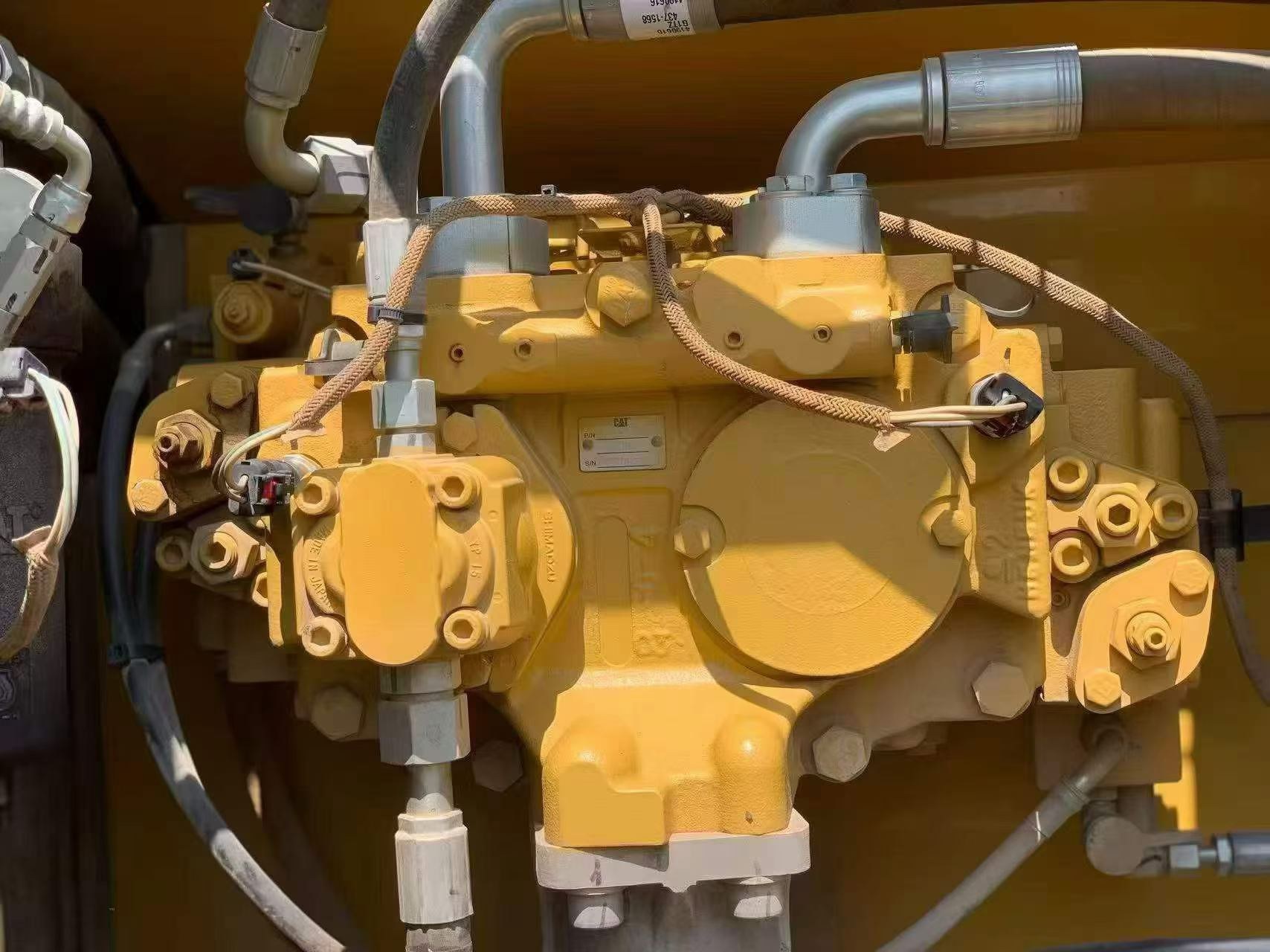 Год выпуска не определён, подержанный экскаватор Caterpillar 330D2L
