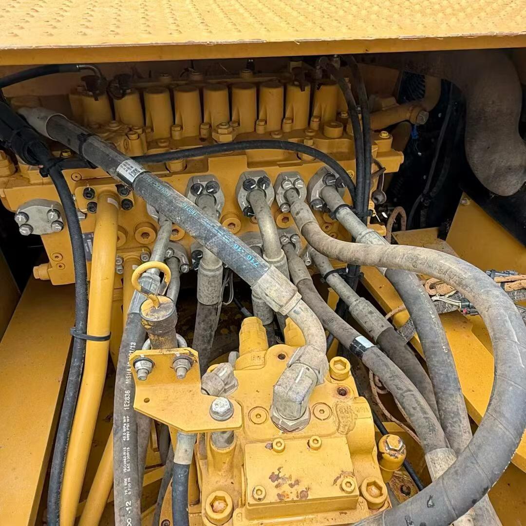 2023 рік Caterpillar 326 вживаний екскаватор