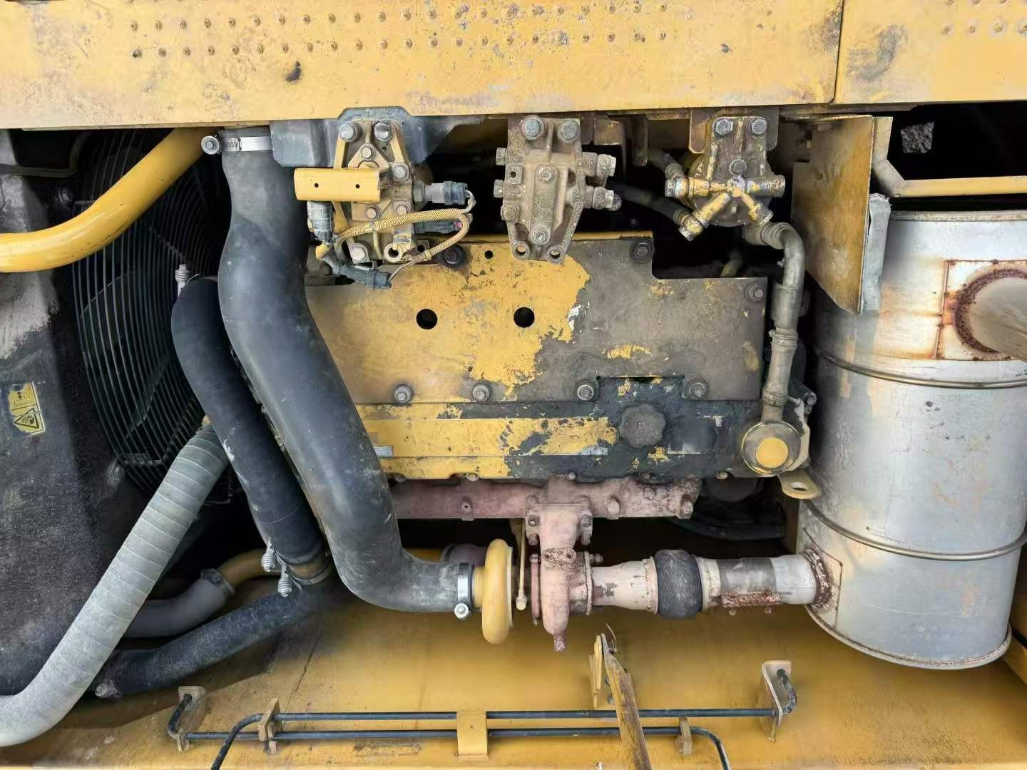 2011 Caterpillar 320D Escavadeira Usada