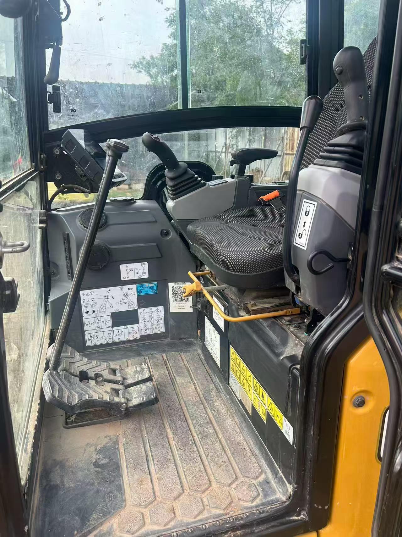 2022 Caterpillar 302 Escavadeira Usada