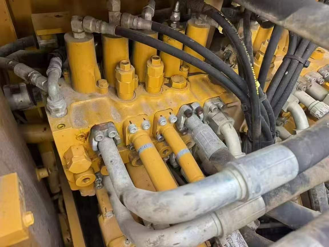 2018 год Caterpillar 320D2 б/у экскаватор