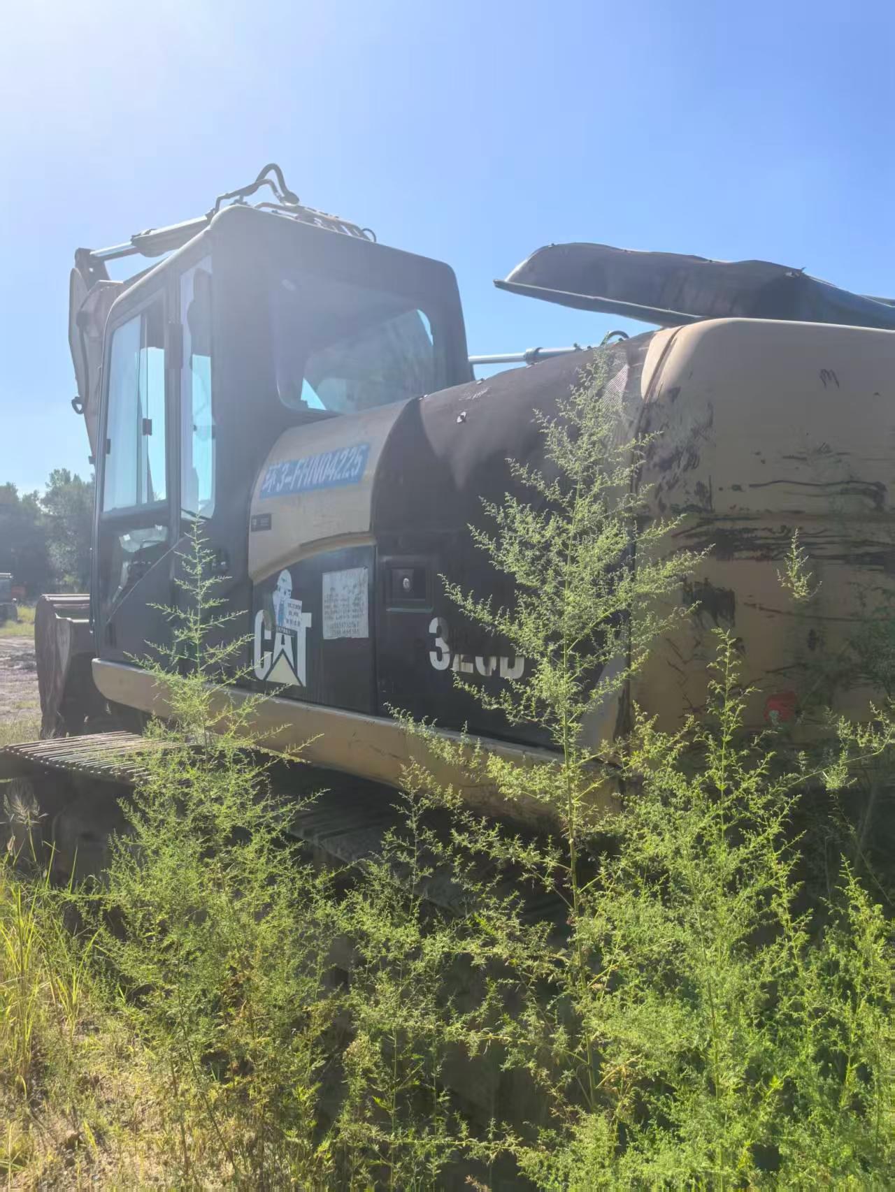 2011 год Caterpillar 323D б/у экскаватор