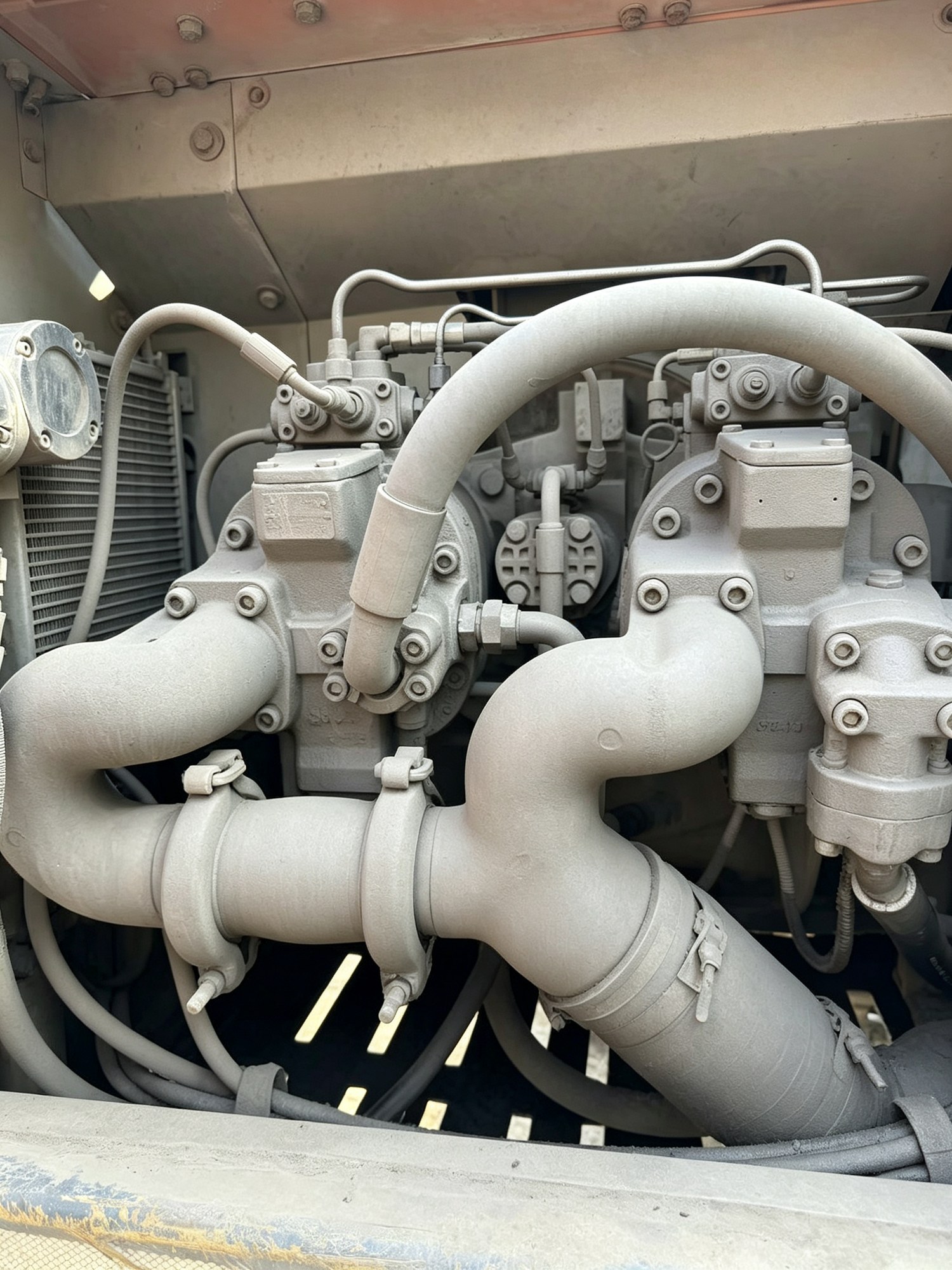 Tahun belum ditentukan Hitachi 330-3G excavator bekas