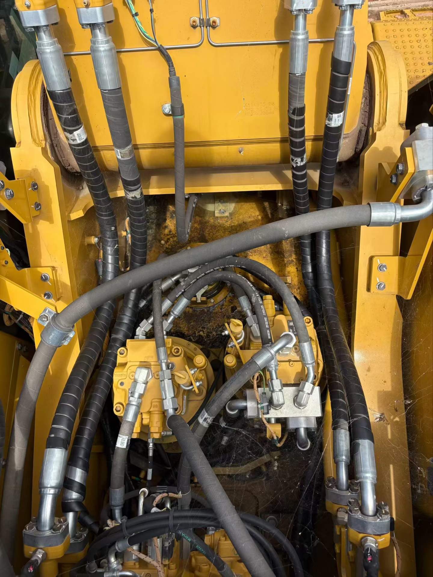2023 рік Caterpillar 352 вживаний екскаватор