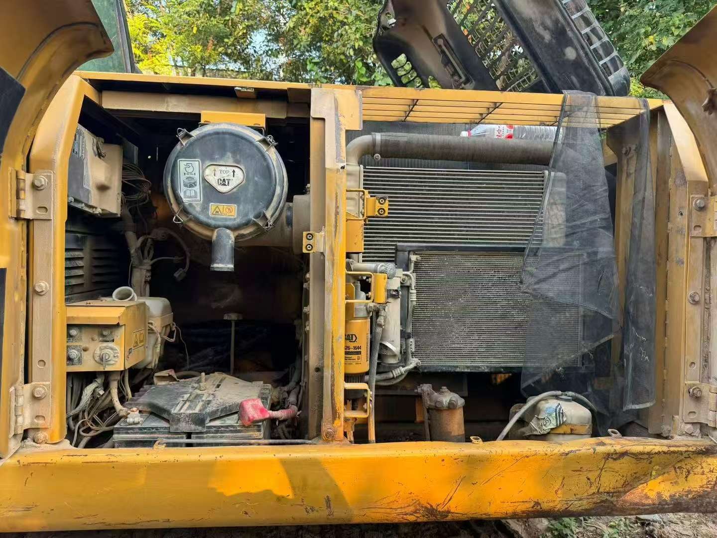 2011 Caterpillar 320D Escavadeira Usada